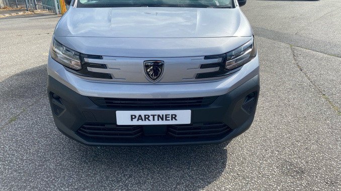 Peugeot Partner M Diesel 1.5 BlueHDi 100 Professional Plus Van - Image 30
